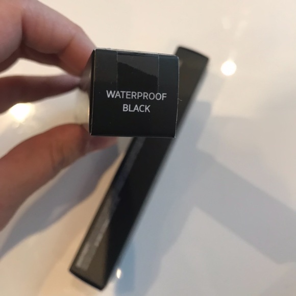 Waterproof Moodstruck Epic Mascara- - Picture 5 of 5